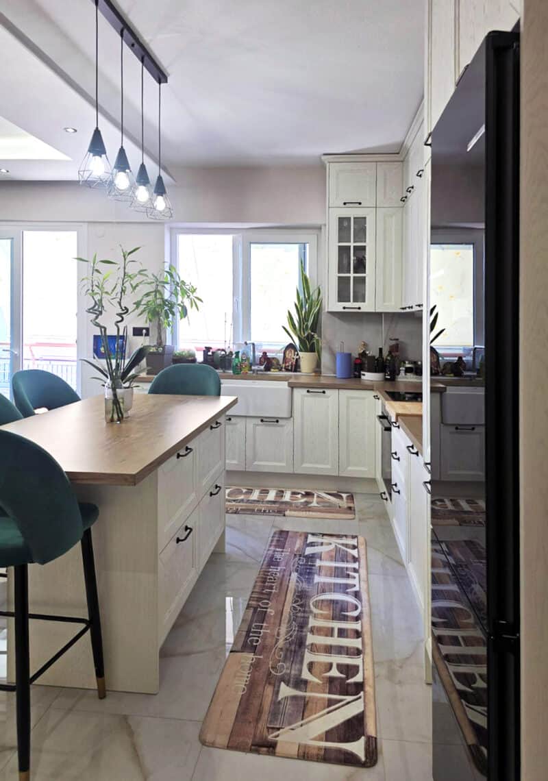 ΚΟΥΖΙΝΑ ΣΤΗ ΣΤΑΥΡΟΥΠΟΛΗ - Image 3