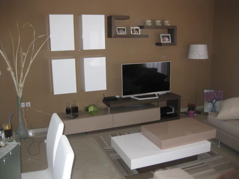 ΤΡΑΠΕΖΙ ΣΑΛΟΝΙΟΥ - Image 4