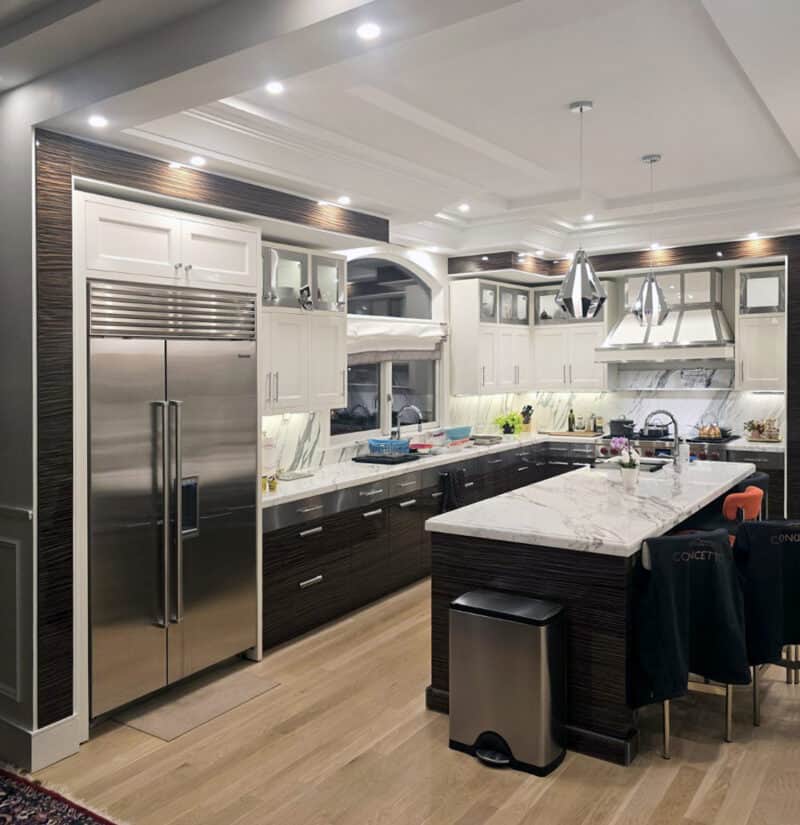 ΚΟΥΖΙΝΑ ΣΤΗ ΒΟΣΤΩΝΗ - Image 2